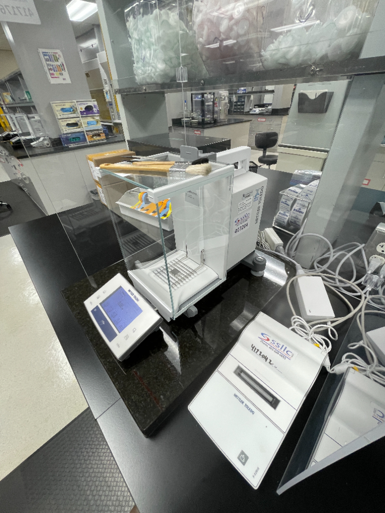 Image of Mettler Toledo XS205 Analytical Balance with Draft Enclosure and Printer